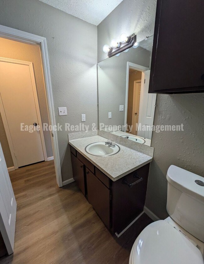 Building Photo - East Tulsa House for Rent (3beds/1.5baths)