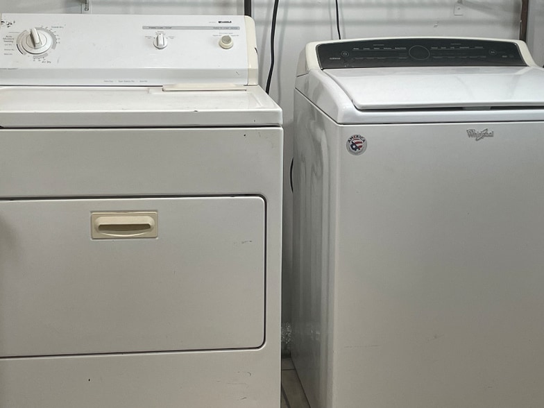 Building Photo - 5 Ambrose St