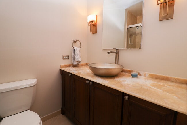 Building Photo - 360 E Randolph St