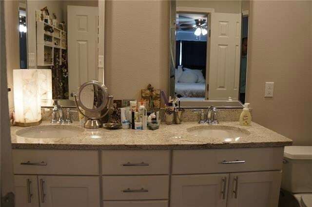 Building Photo - 410 E 11th Ave