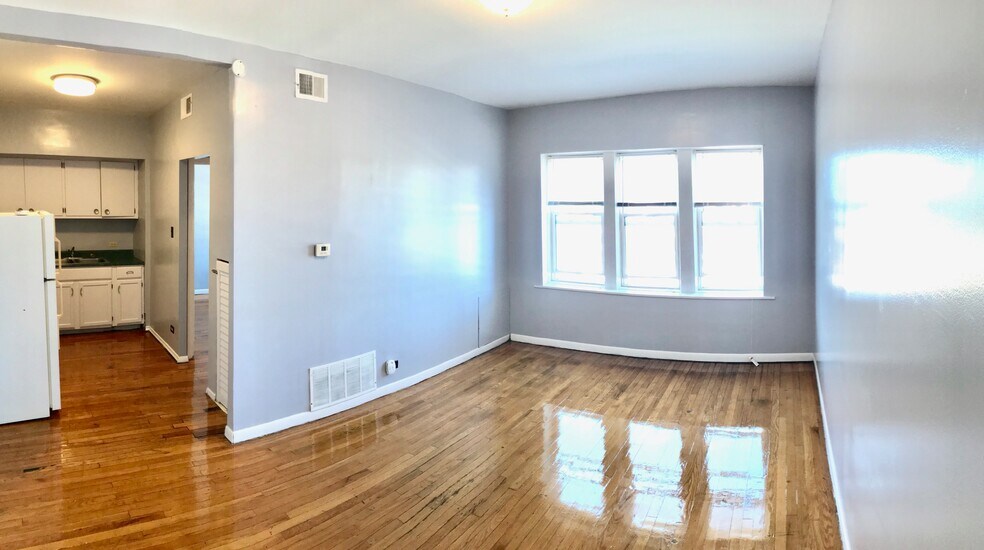 Building Photo - 4355 S Sawyer Ave