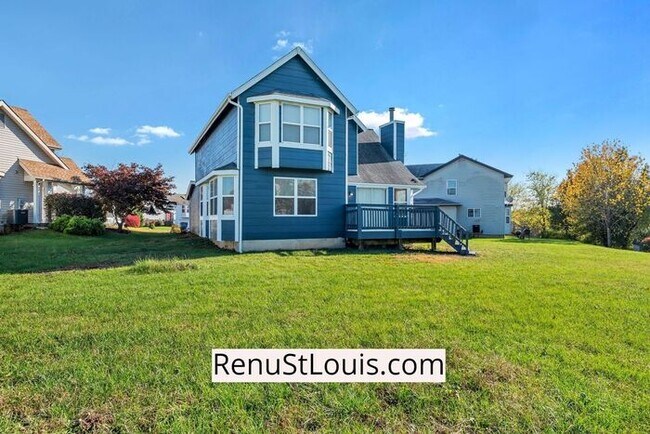 Building Photo - Now Available 3 bedroom 2.5 baths