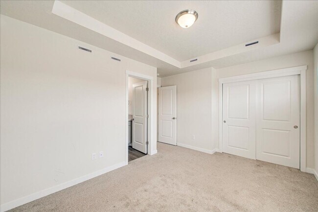 Building Photo - Townhome 2 bed / 2.5 bath in Boise!