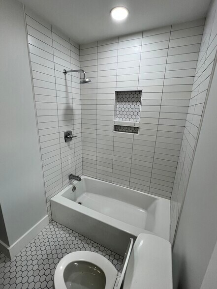 Building Photo - 3808 5th St