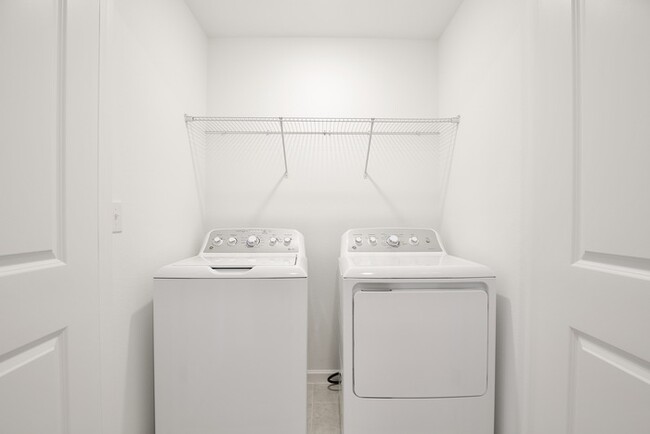 Building Photo - Brand New 3/2.5 Modern Townhome with 1 Car...