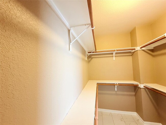 Building Photo - 3927 Blue Monster Cove