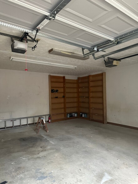 Building Photo - 849 Tall Deer Dr