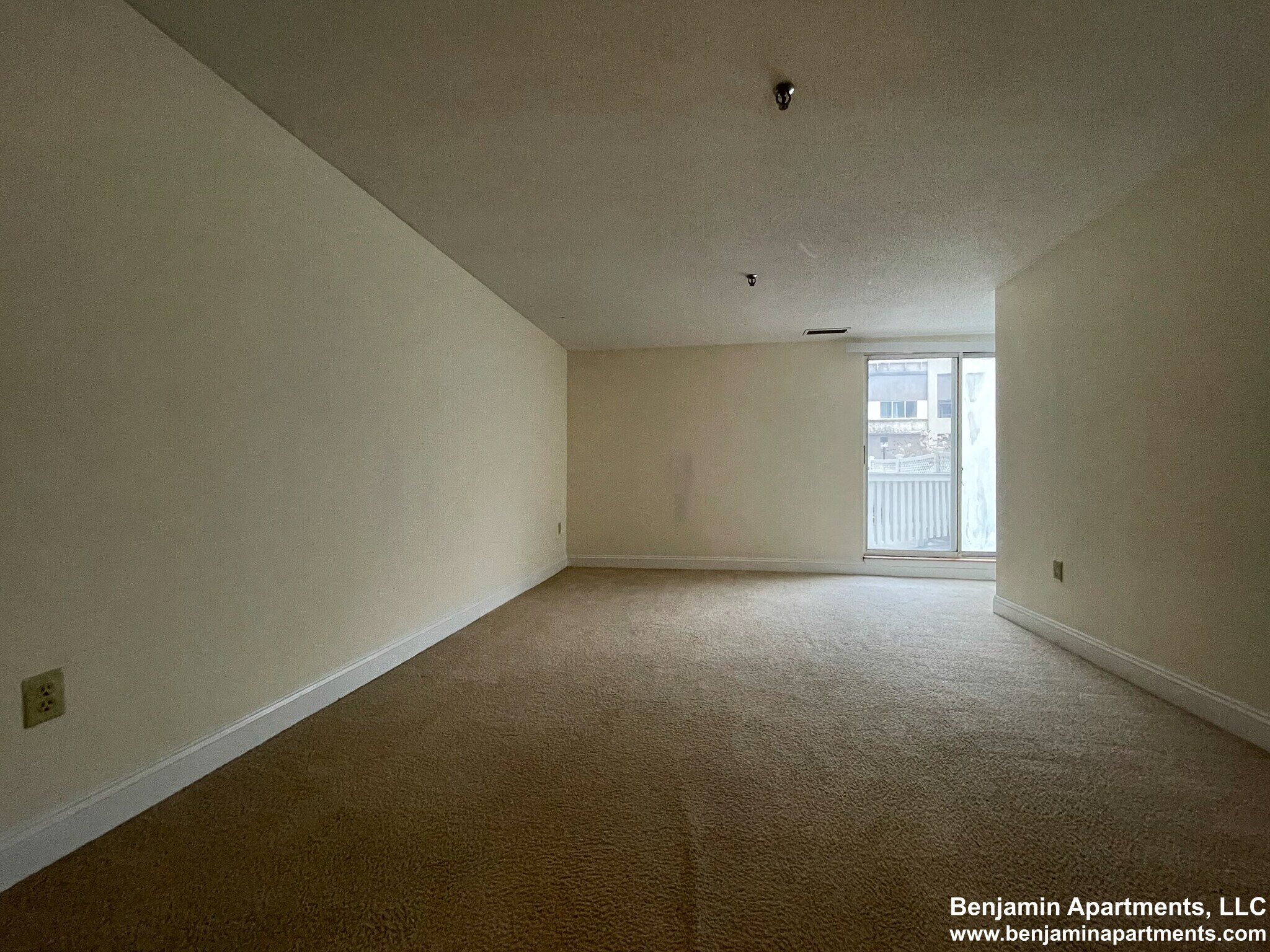 Building Photo - 1055 Commonwealth Ave