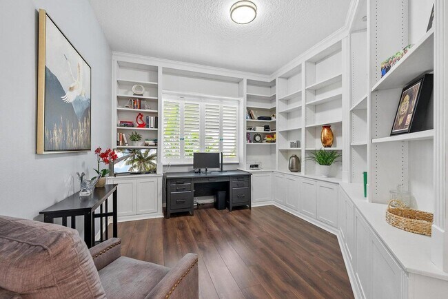 Building Photo - 9036 Sand Pine Ln