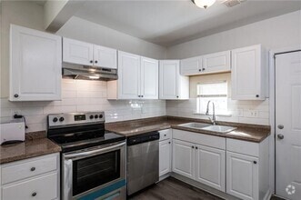 Building Photo - 404 Paines Ave NW