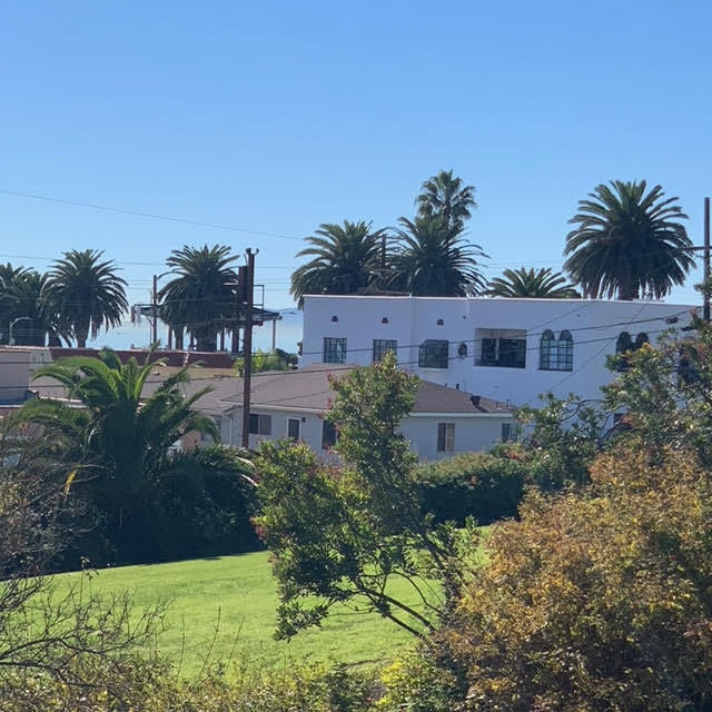 Building Photo - 711 W 35th St