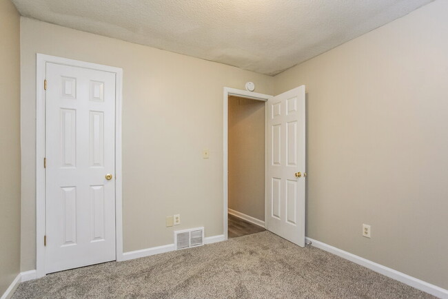 Building Photo - 3566 E Regency Park Cir