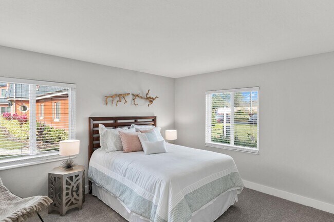 Spacious Bedrooms - Sapphire Winter Park