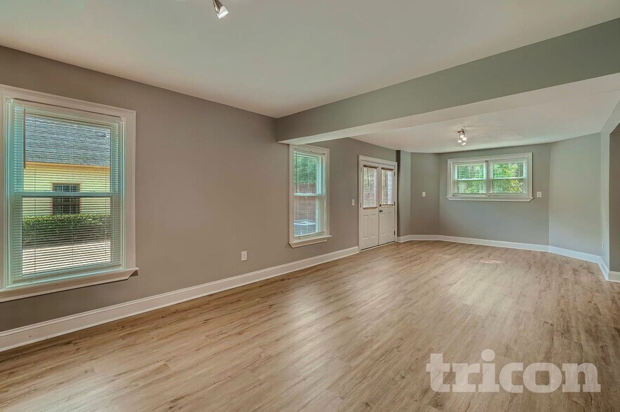 Building Photo - 3835 Bay Grove Way
