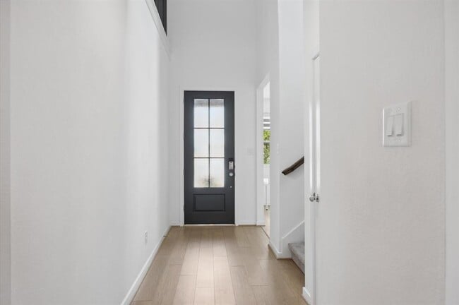 Building Photo - 9514 Du Sable Dr