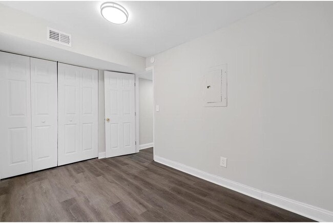 Building Photo - 47 Galveston Pl SW