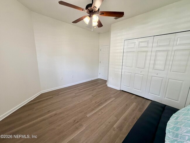 Building Photo - 2411 Golfview Dr