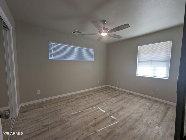 Building Photo - 1280 N Mesquite Ln
