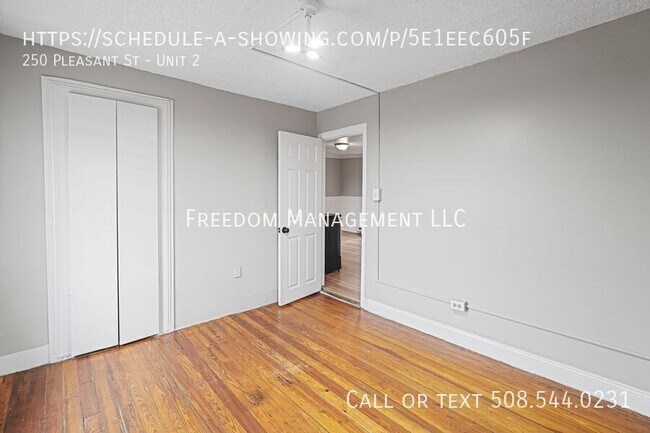 Building Photo - 250 Pleasant St