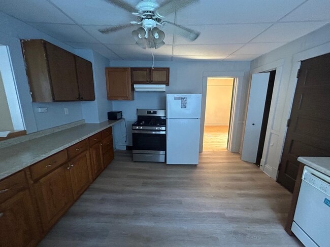 Building Photo - 114 S Blair St