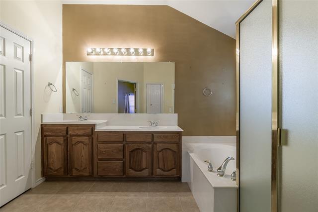 Building Photo - 15760 Scenic Rd