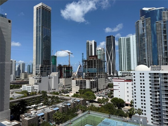 Building Photo - 850 N Miami Ave