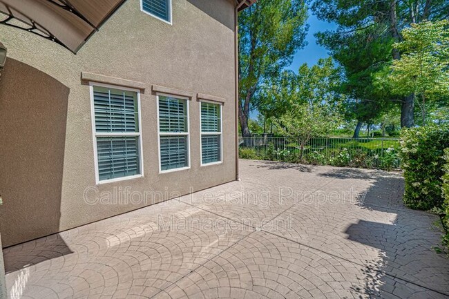 Building Photo - 23902 Lakeside Rd