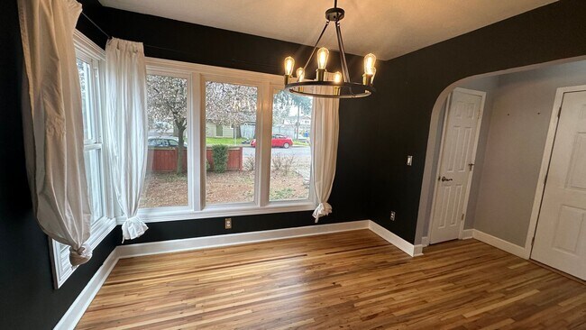 Building Photo - Portland Original Bungalow! Hardwoods, Lar...