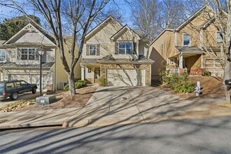 Building Photo - 513 Broughton Dr