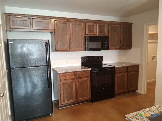 Building Photo - 1811 Indian Trail