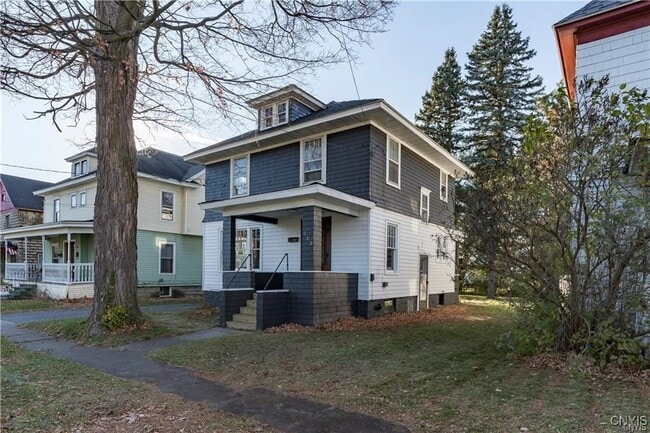 Building Photo - 213 N Pleasant St