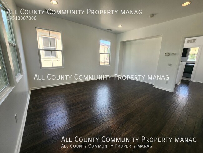 Building Photo - 43 Los Indios