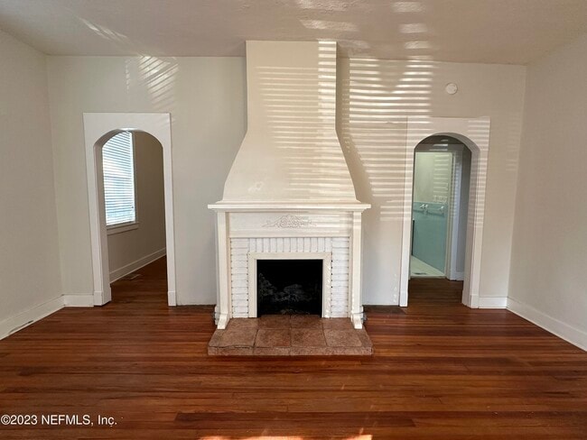 Building Photo - 1824 Perry Pl