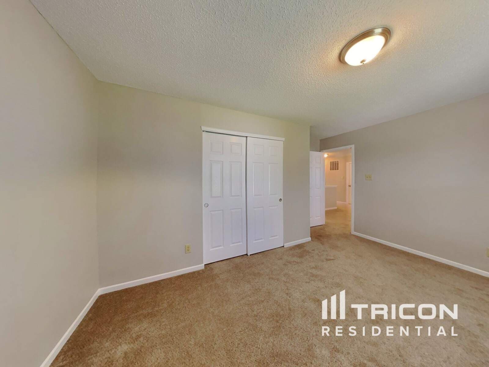 Building Photo - 13460 N Carwood Ct