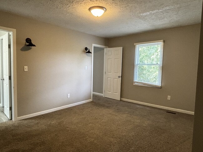 Building Photo - 8326 Christiana Ln