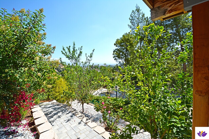 Building Photo - 23935 Ingomar St
