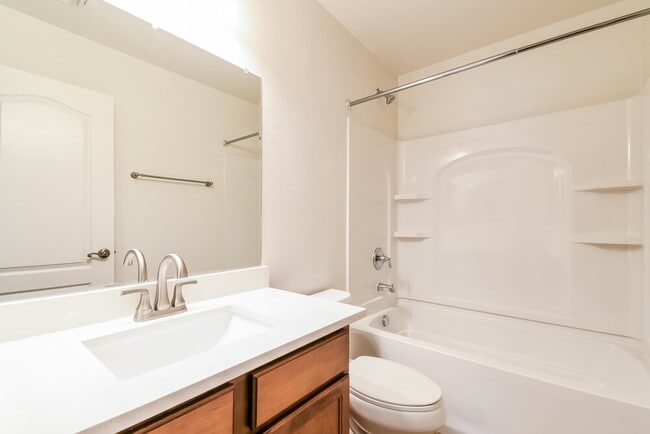 Building Photo - 4055 E Vest Ave