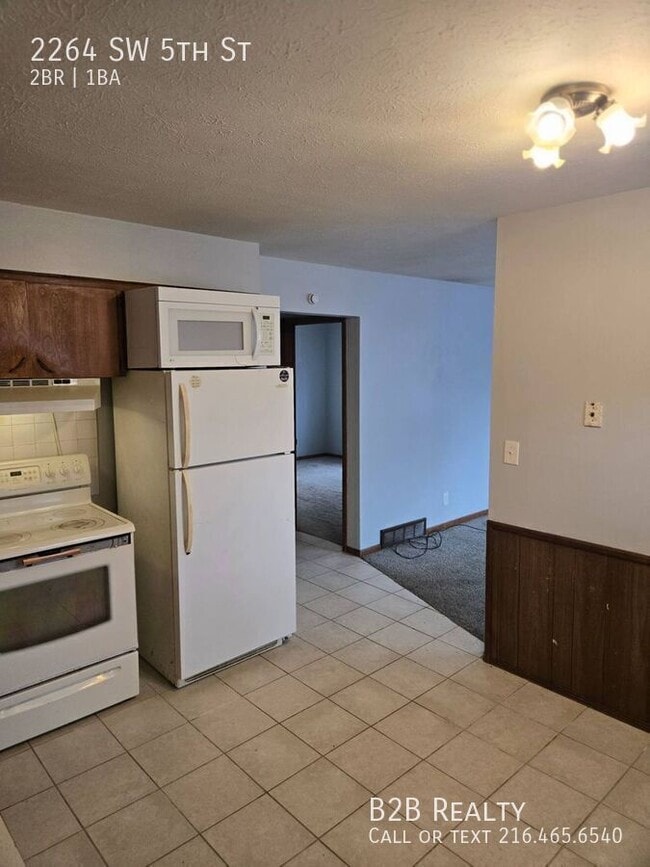 Building Photo - 2264 5th St SW