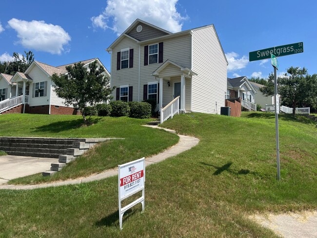 Building Photo - Charming Knightdale Residence, Available Now!