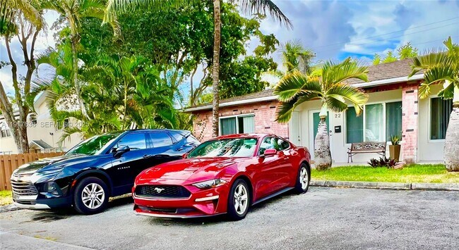 Building Photo - 22 SE 13th Terrace