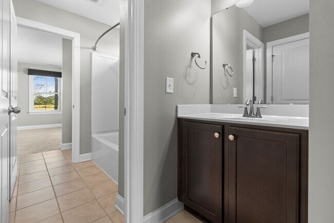 Building Photo - 4 Bedroom in Mimosa Bay with BONUS and BOAT ACCESS!