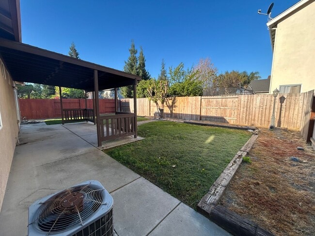 Building Photo - 2541 Carnival Dr