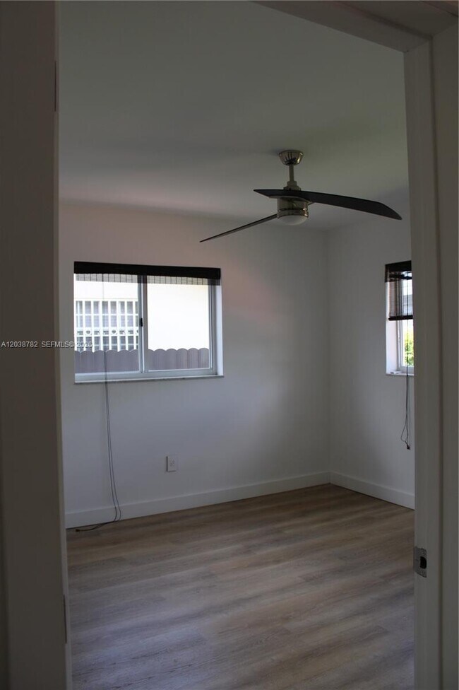 Building Photo - 3827 SW 88th Ct