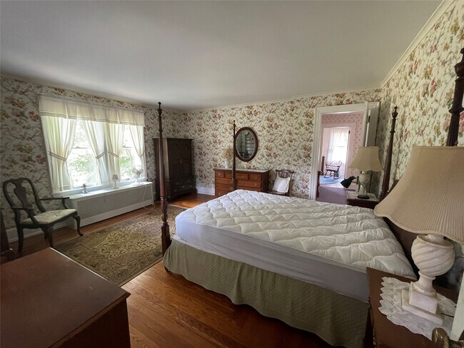 Building Photo - 68 Front St