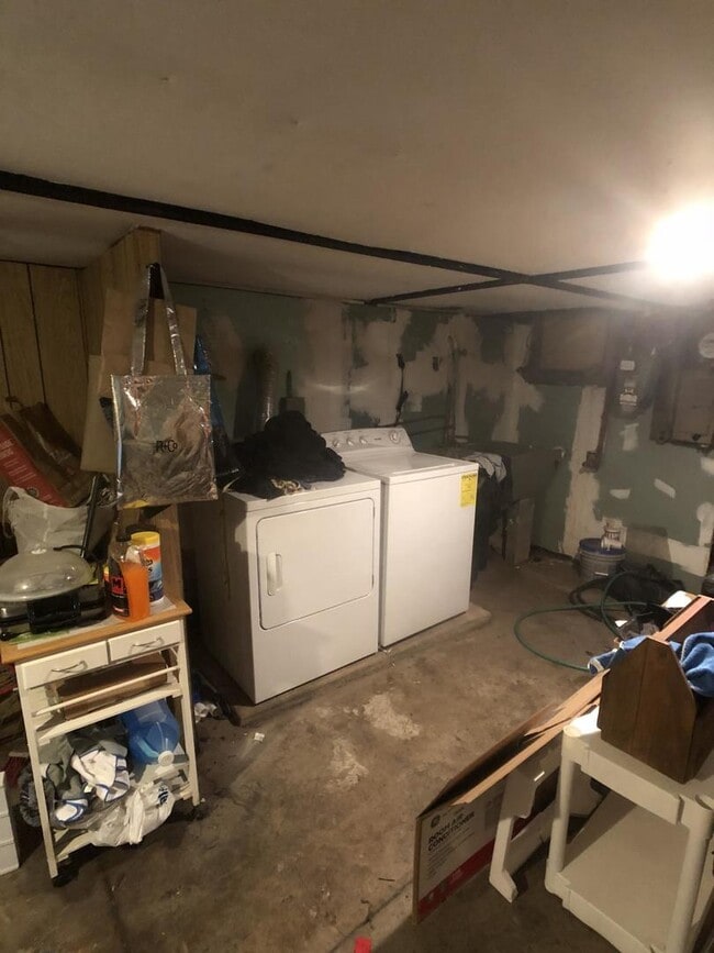 Building Photo - Modern 3 Bedroom, 1 Bath Passyunk Sq. Home...