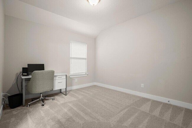 Building Photo - 120 Red Granite Rd