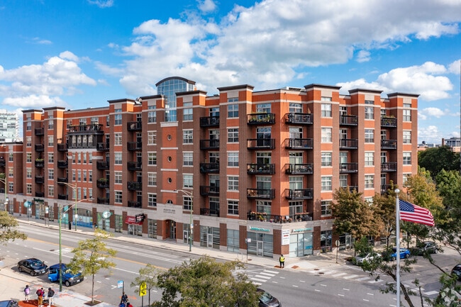 Primary Photo - Pointe 1900 Residences