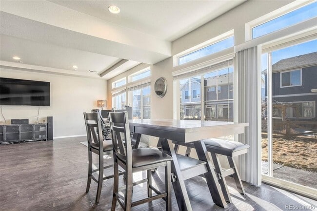 Building Photo - A Gorgeous 3 Bed 3 Bath Home in Desirable ...