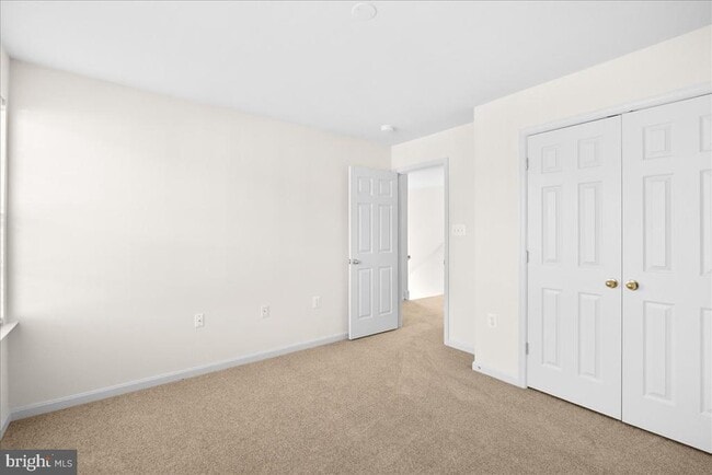 Building Photo - 927 Buttonwood Terrace NE