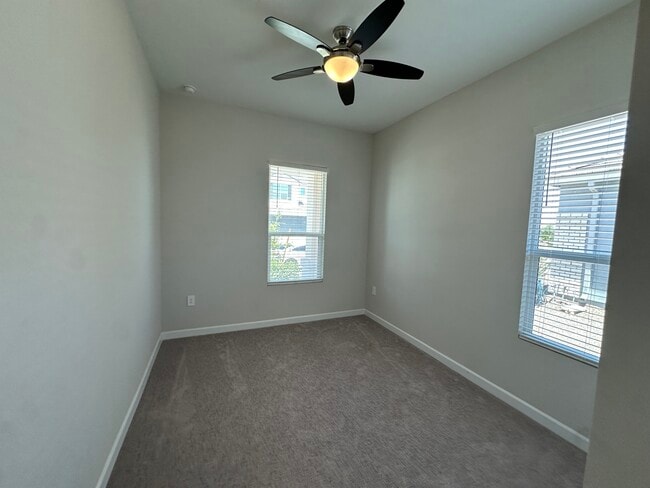 Building Photo - 10319 W Harmony Ln